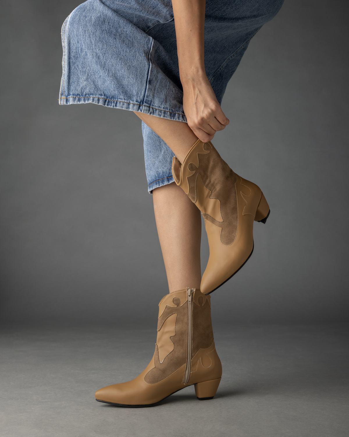 Mariposa Cowgirl Boots - Order one size up