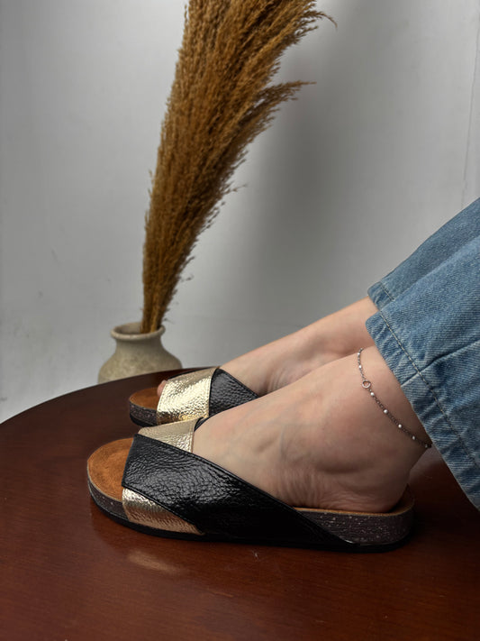 V Slippers-black x gold