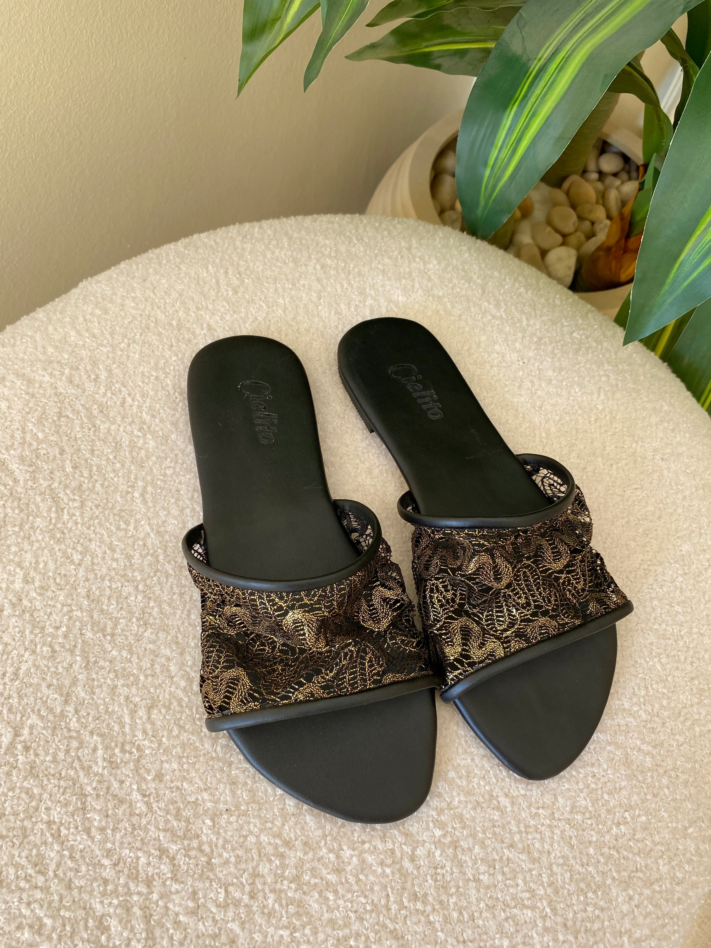 Alora Dentelle Slippers - Black