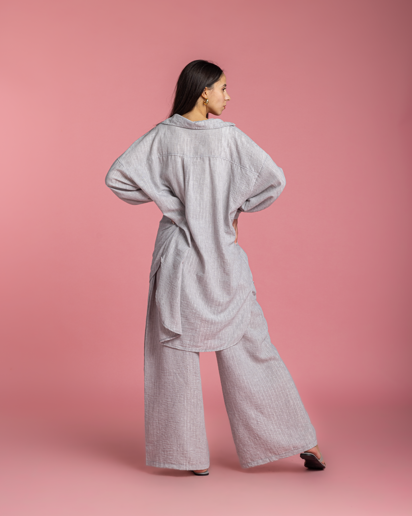 Linen Set with Silver Metallic Lines - Grey