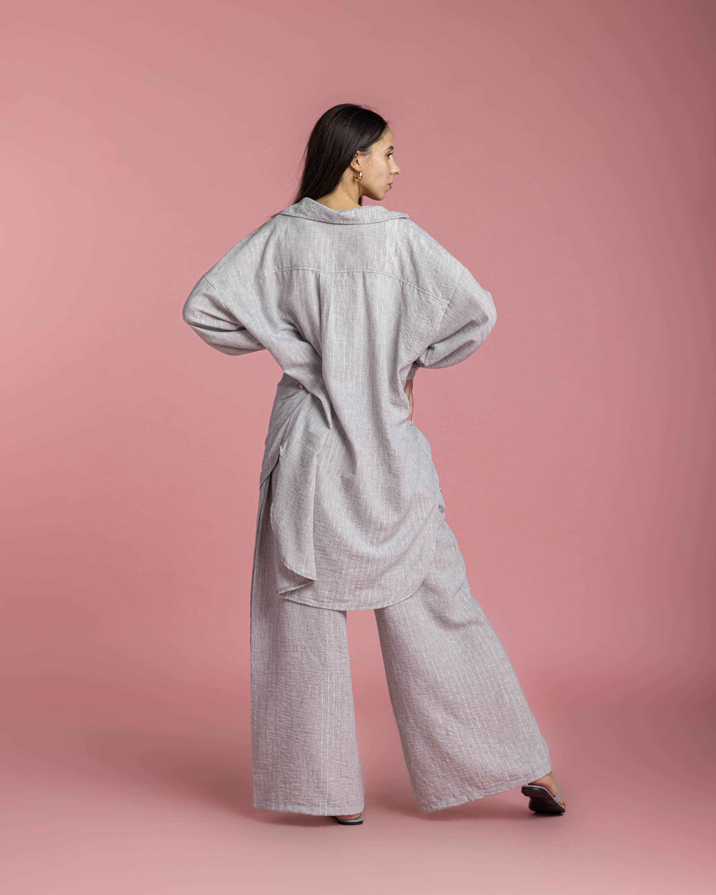 Linen Set with Silver Metallic Lines - Grey