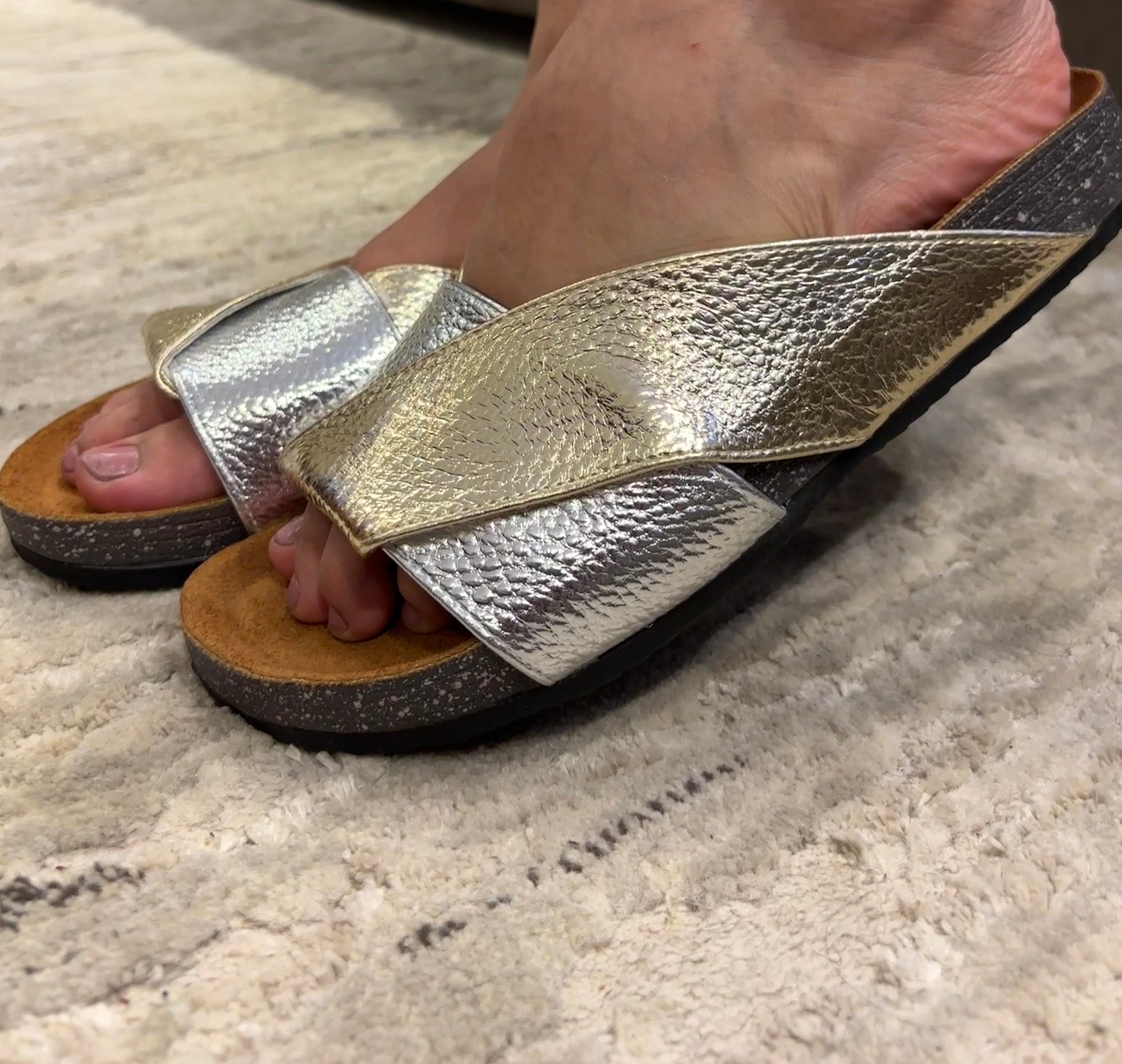 V Slipper-silverxgold