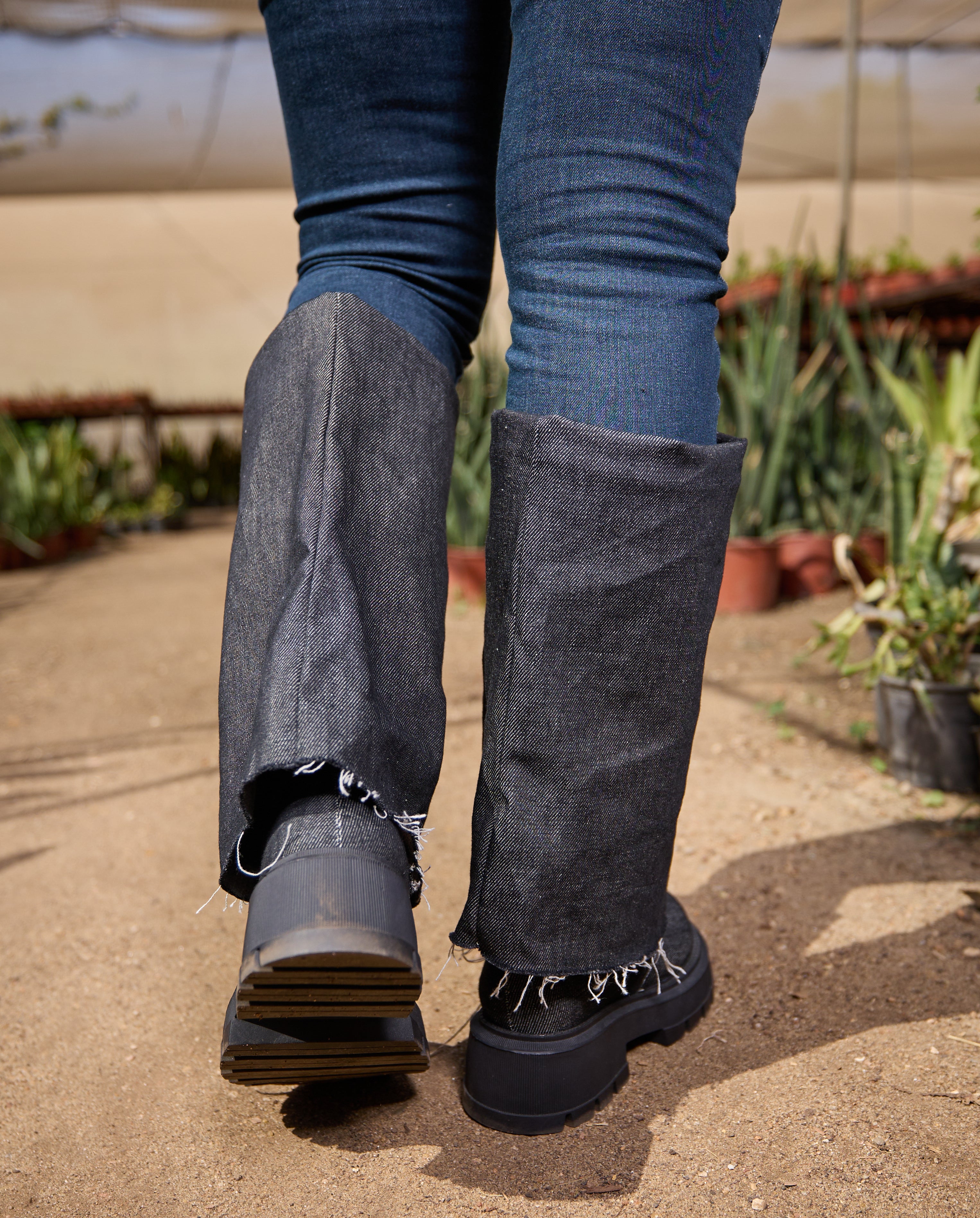 Loom Boots