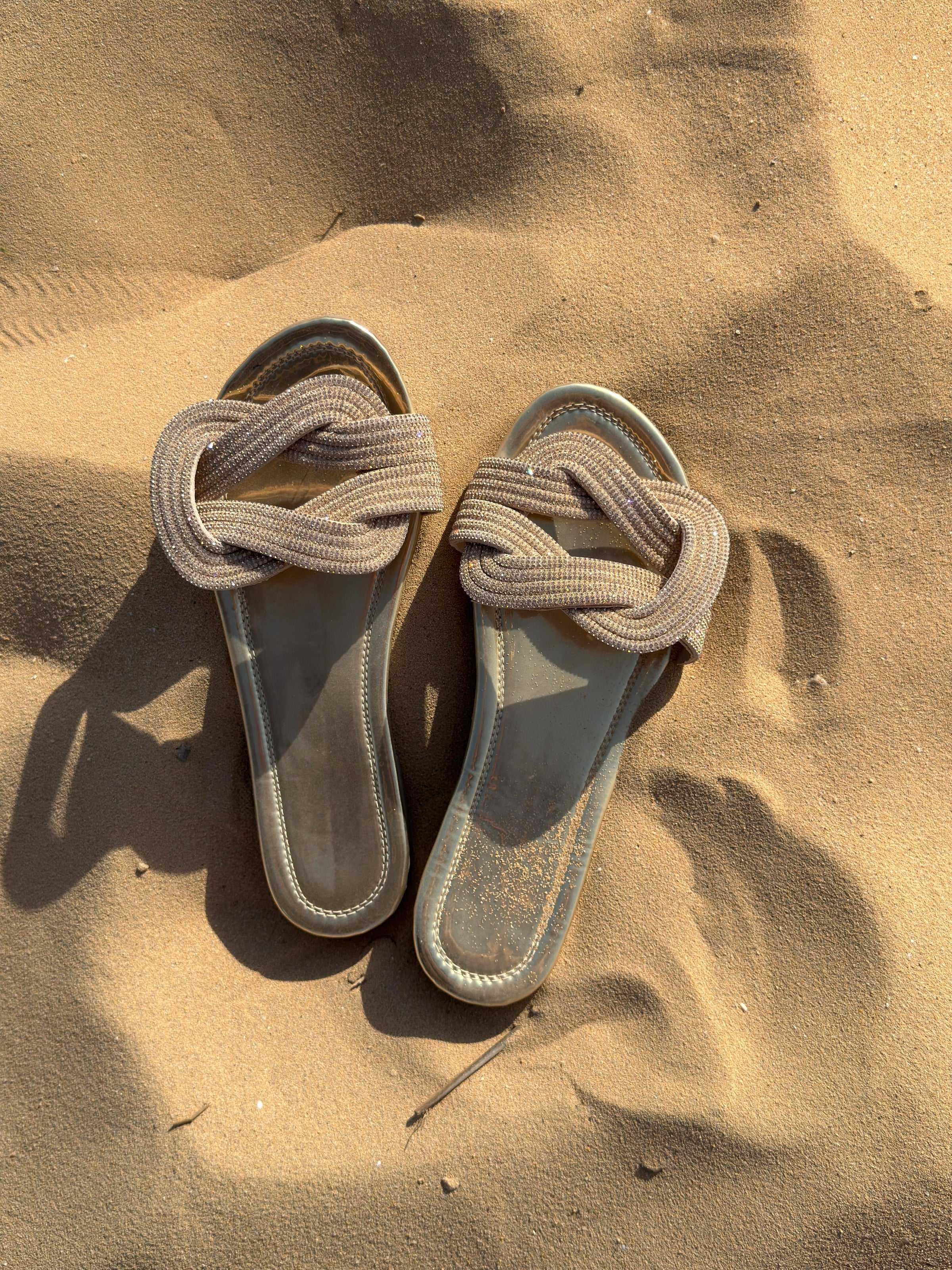 Knots & Diamonds Slippers - Gold
