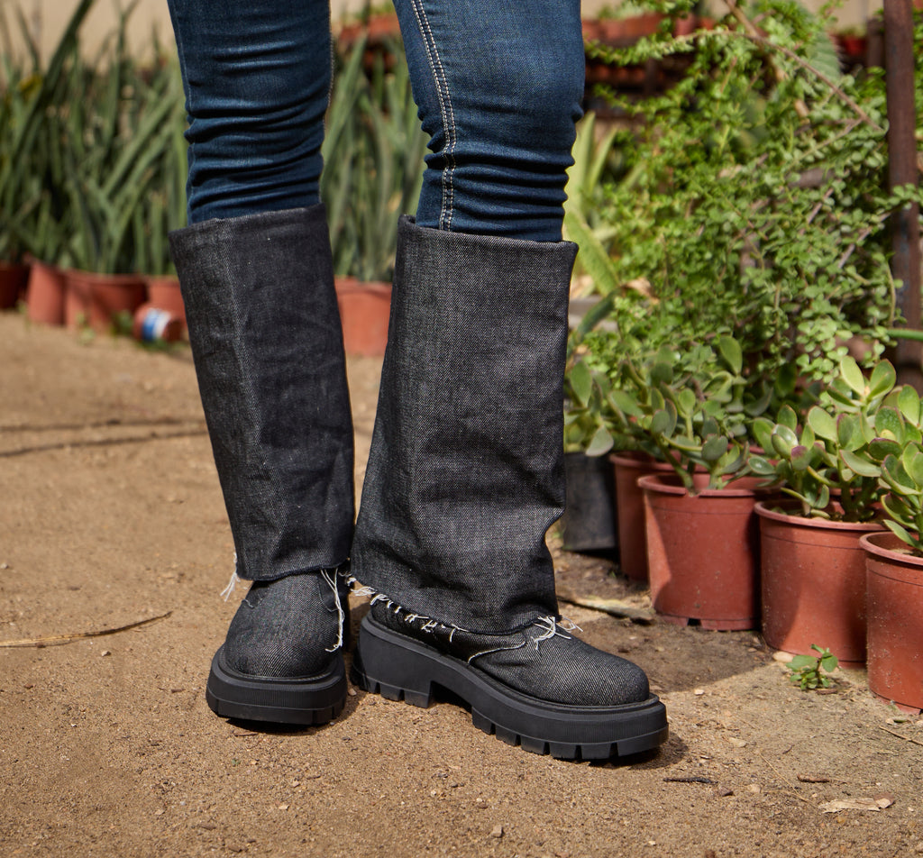 Loom Boots