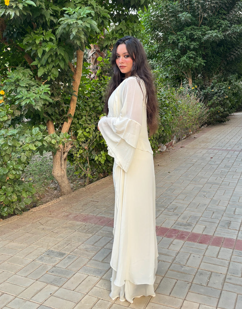 Ruffles set-off white