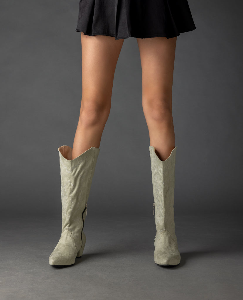 Detalles Suede Cowgirl Boots