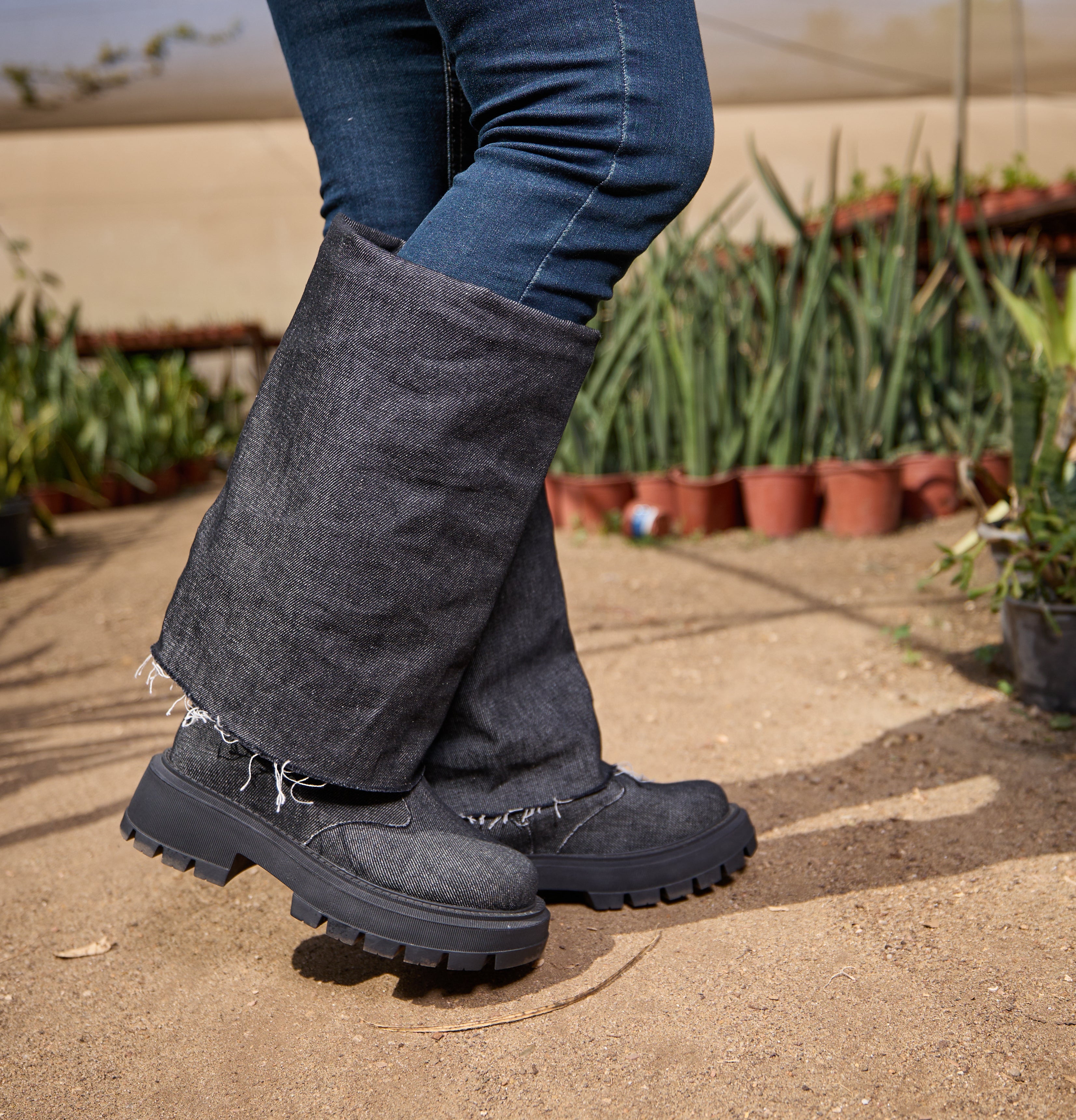 Loom Boots
