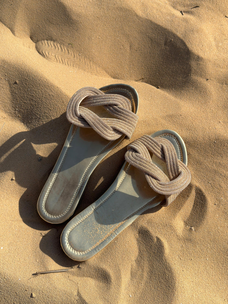 Knots & Diamonds Slippers - Gold