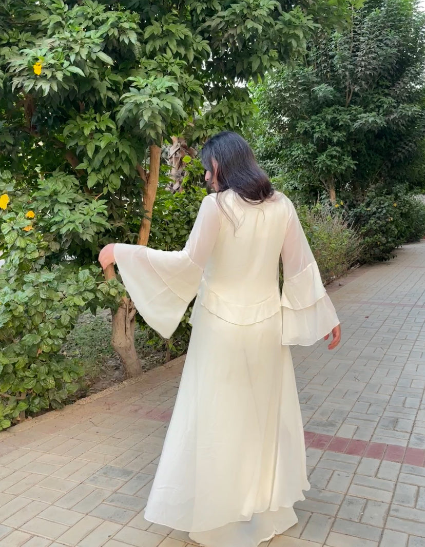 Ruffles set-off white