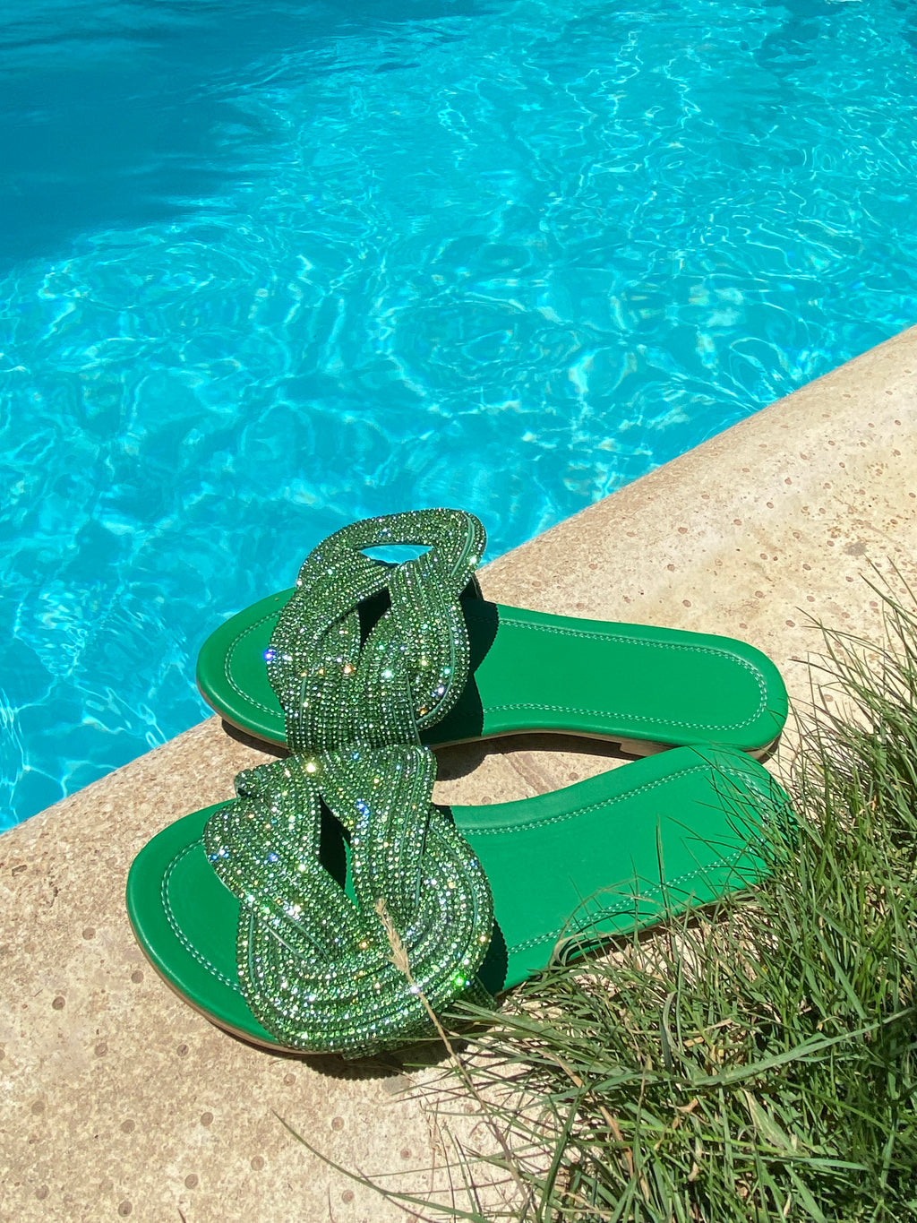 Knots & Diamonds Slippers - Green