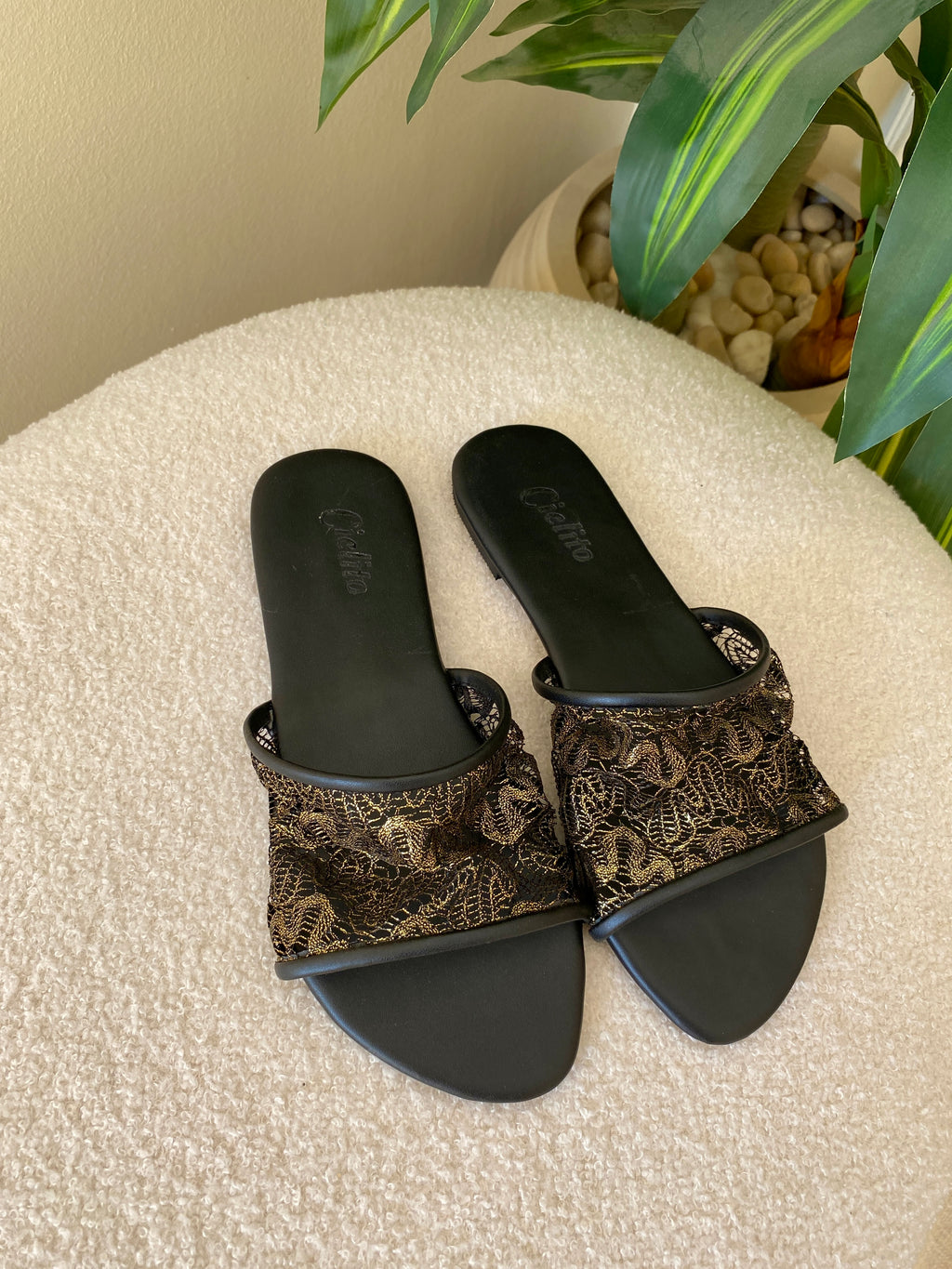 Alora Dentelle Slippers - Black