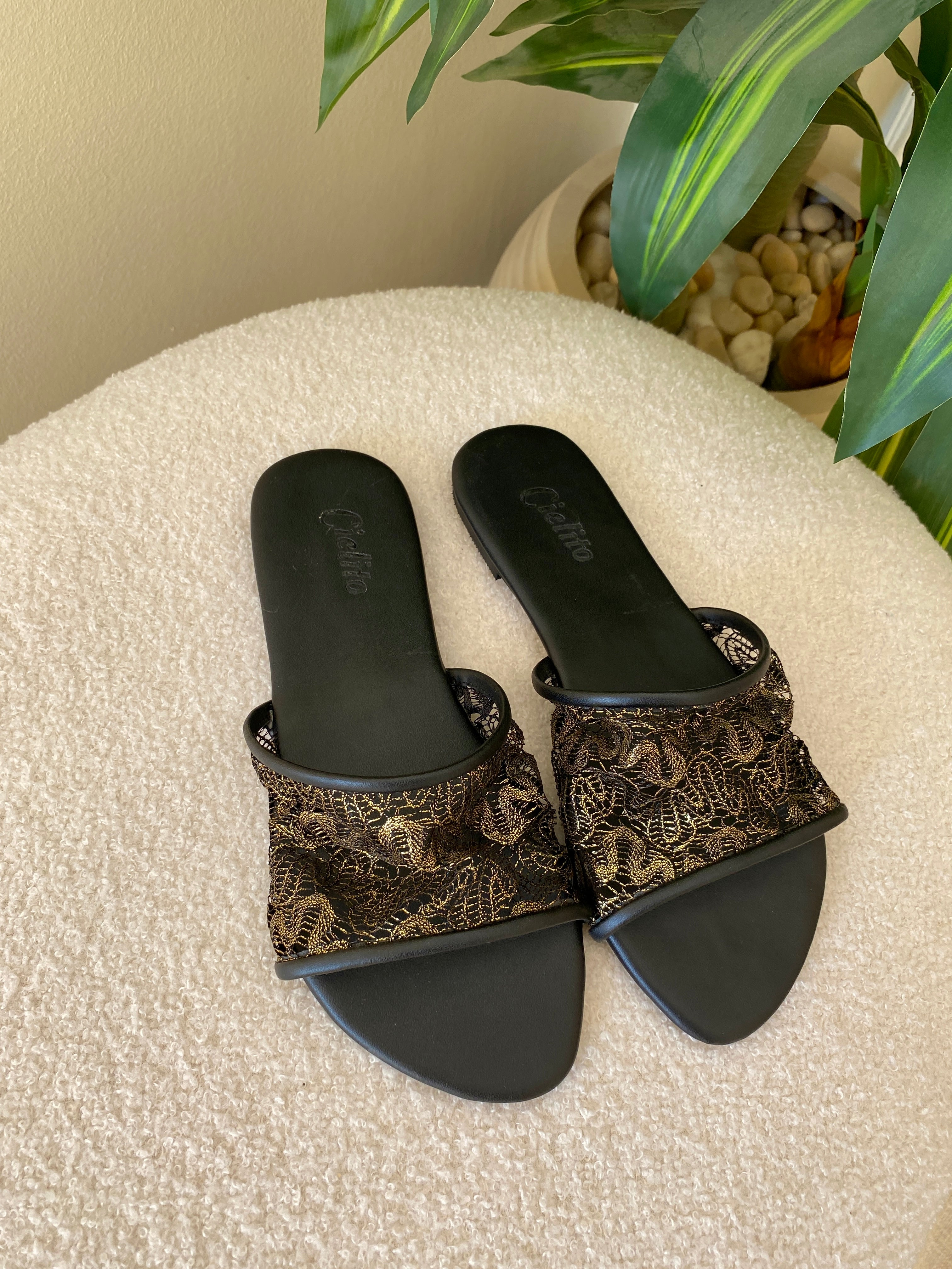 Alora Dentelle Slippers - Black