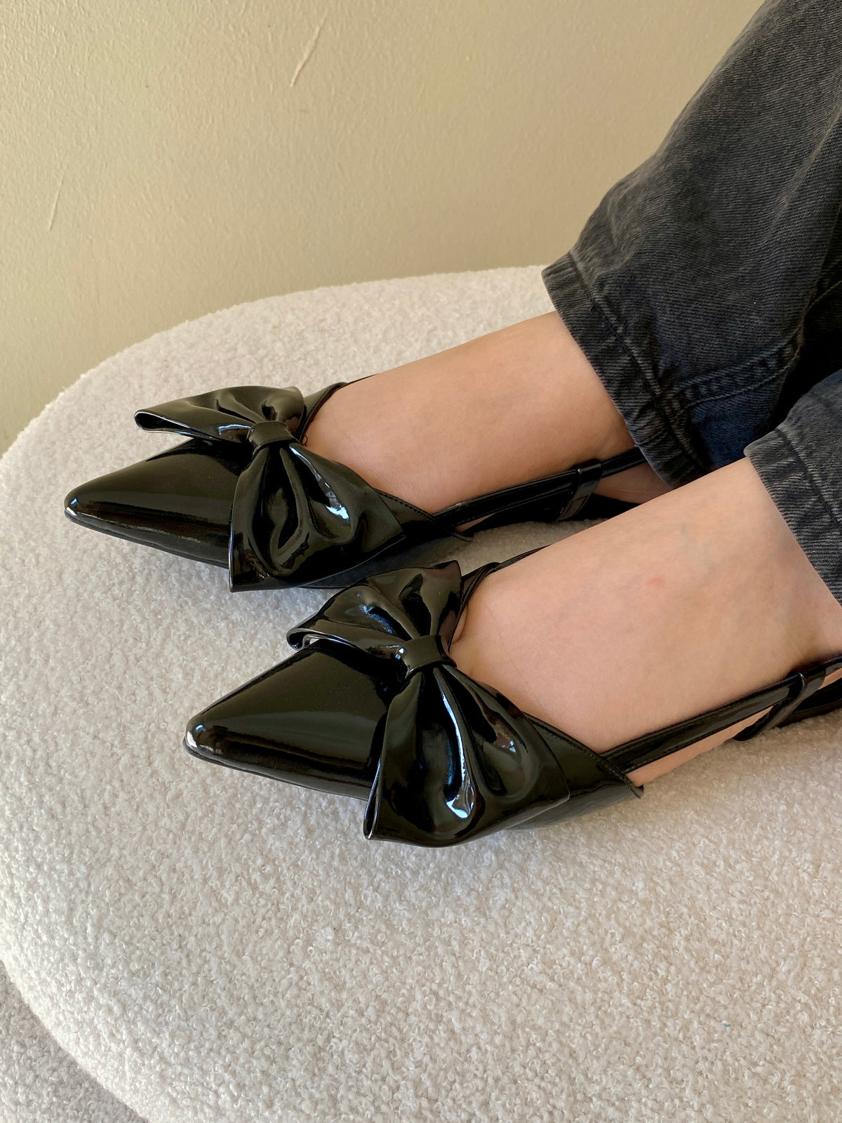 Vernis Bow Mules- Black