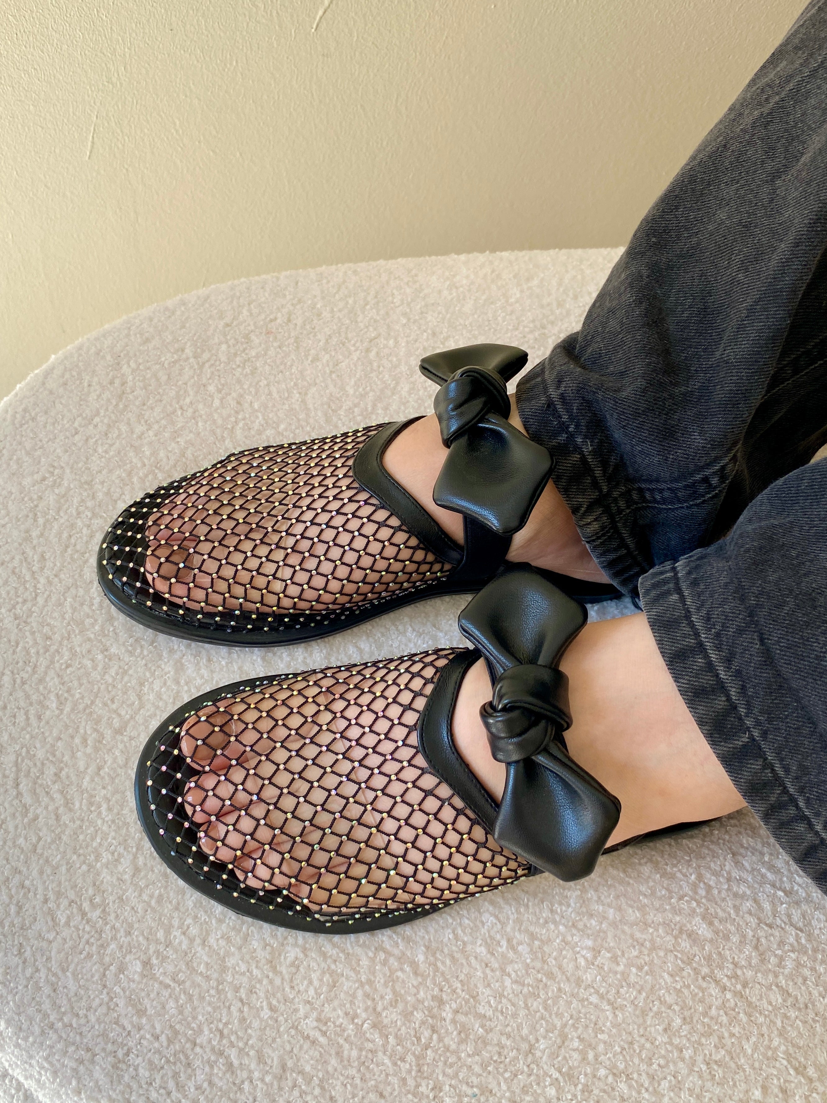 Ami Diamond Mules - Black