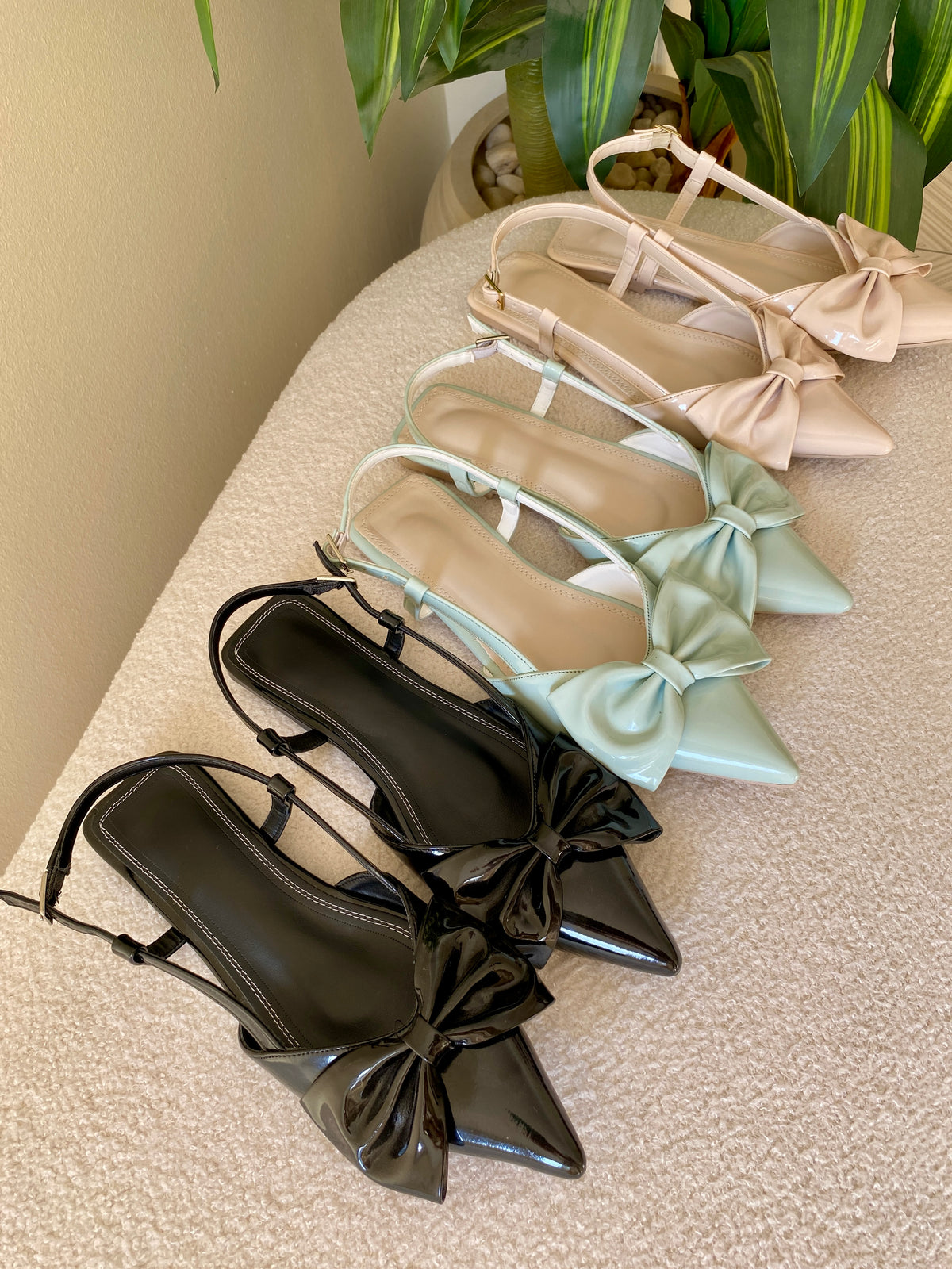 Vernis Bow Mules-Beige