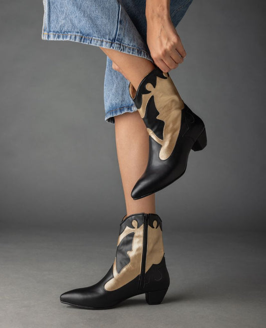 Mariposa Cowgirl Boots -  Order one size up