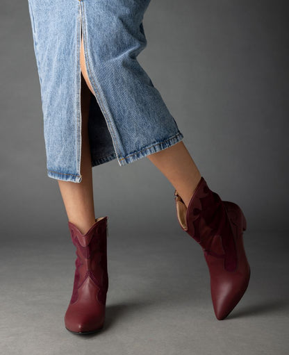 Mariposa Cowgirl Boots -  Order one size up